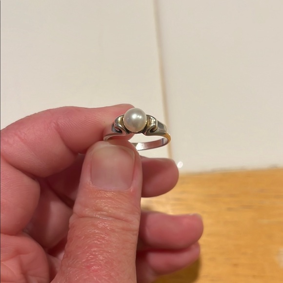 James Avery Retired Scrolled Pearl Ring size 7.5 - Picture 4 of 10